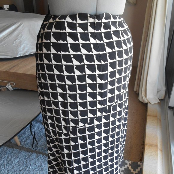 ZARA Size 14 Black Cream geometric pattern midi skirt - Picture 8 of 10
